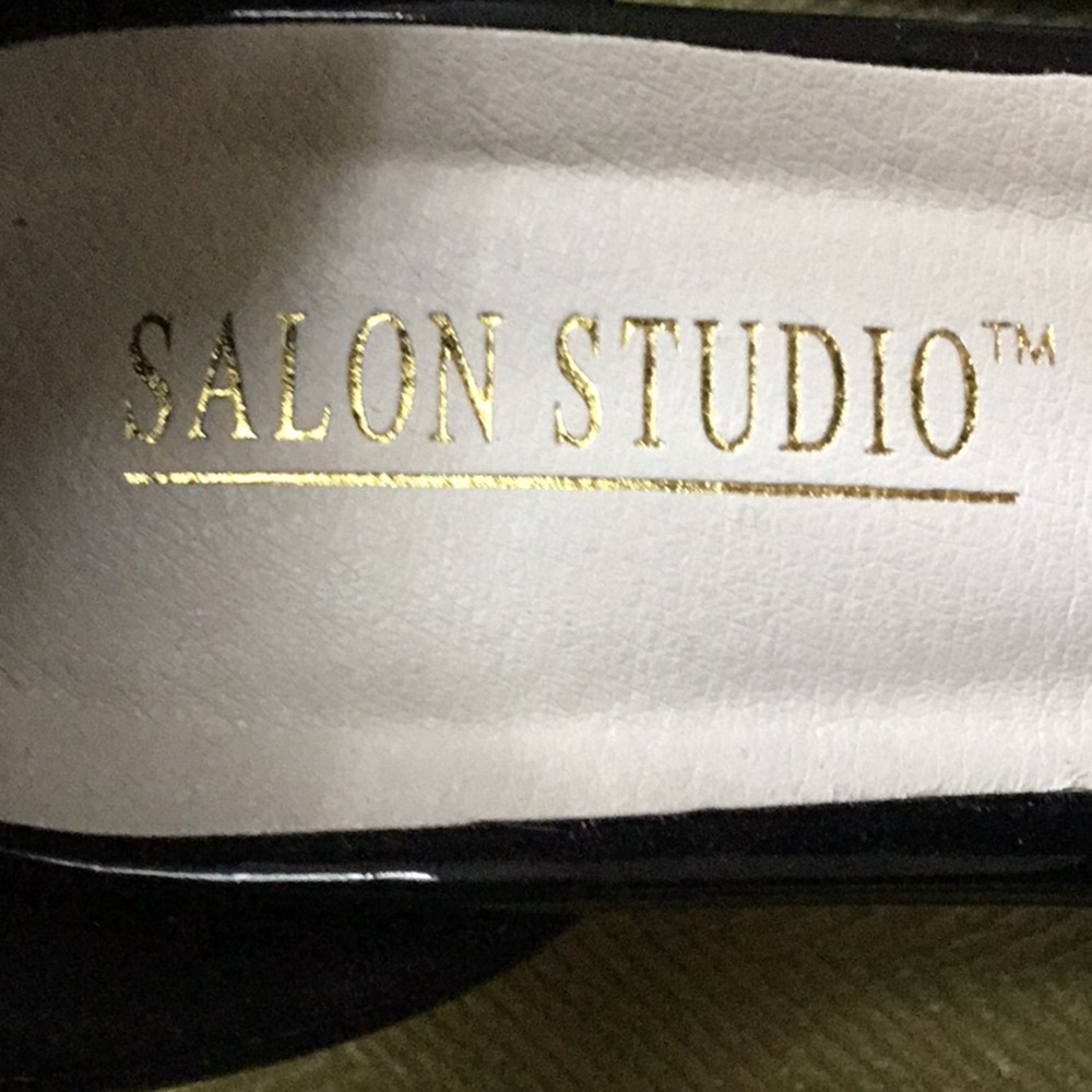 Salon Studio Heels View 6